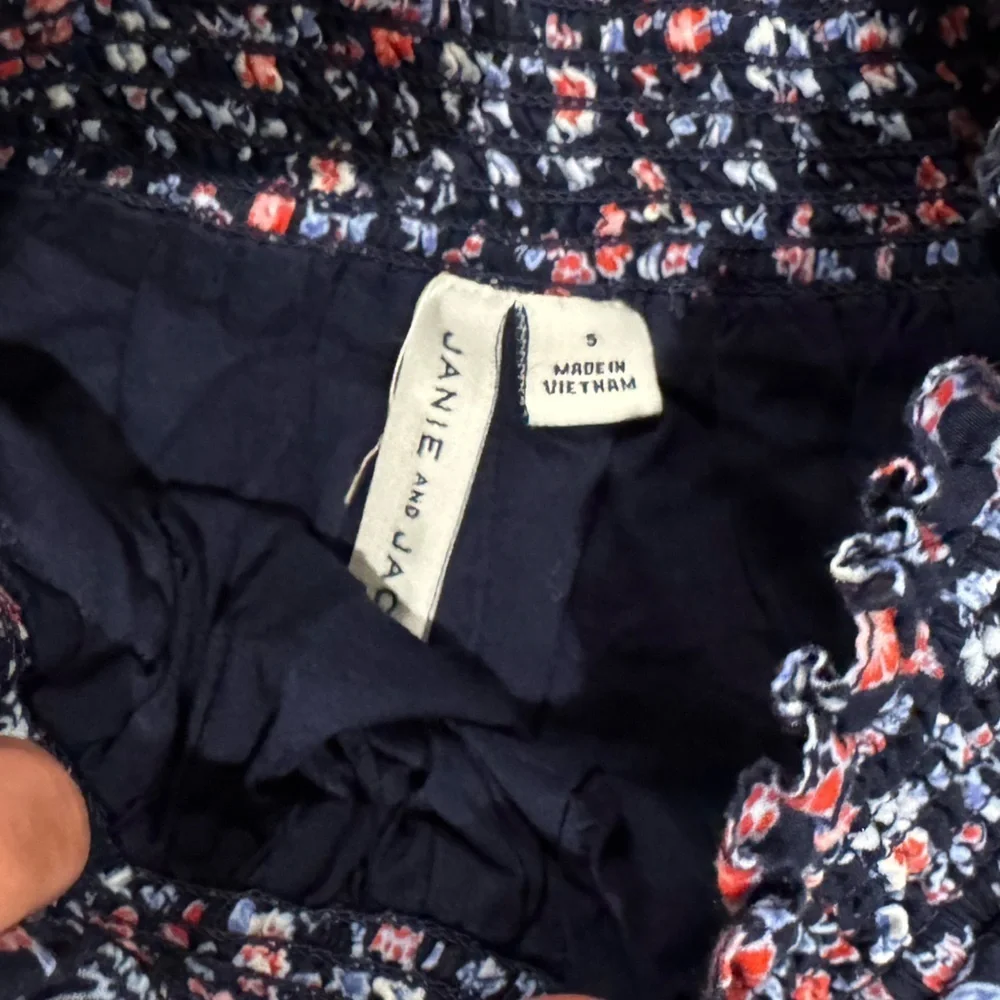 2 pairs of girls Janie and Jack Floral Shorts, size 5